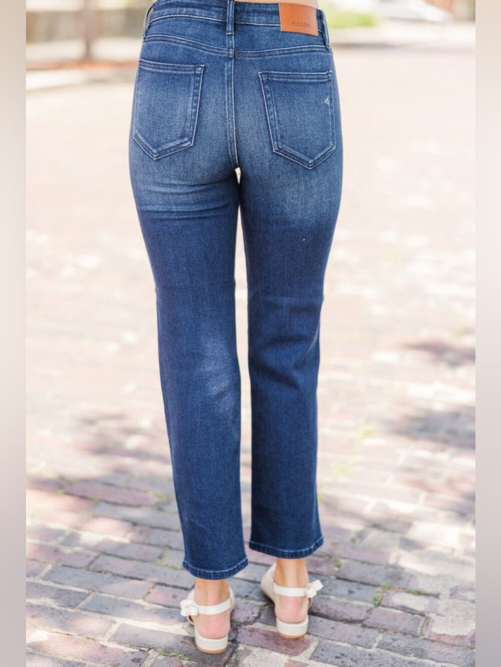 Hidden High Rise Tracey Straight Jean in Medium Blue Wash Women's Size 26 - Picture 3 of 10